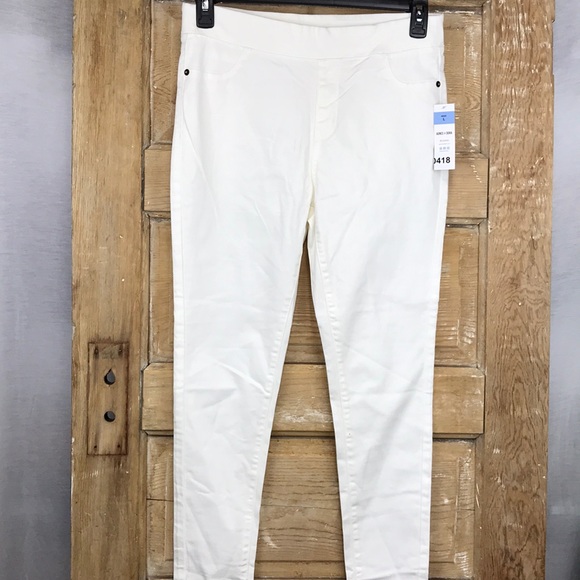 Agnes & Dora Pants - NWT Agnes & Dora white jeggings size LARGE